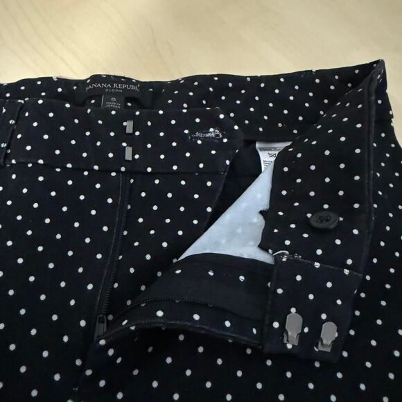 Early 2010s Banana Republic Sloan black capri pants - Picture 5 of 6